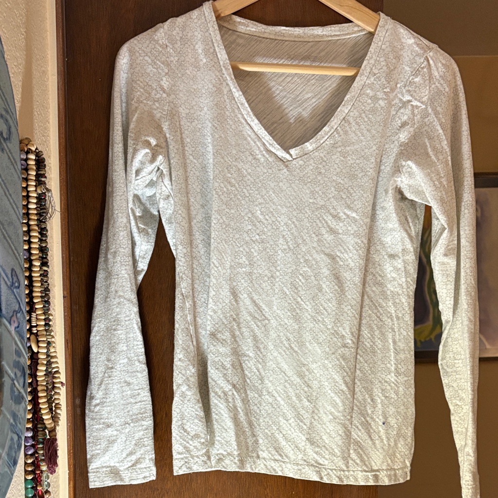 Patagonia Women's Light Gray V-Neck Long Sleeve Top
